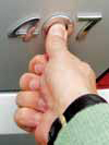 Peugeot 407 coupe test button back