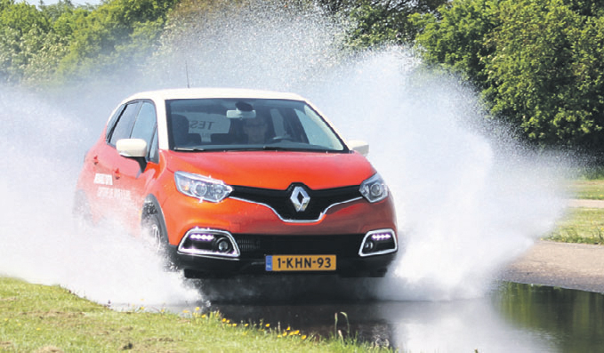 Renault Captur test waterbak