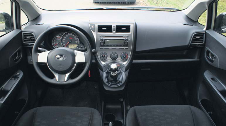 Subaru Trezia test interieur