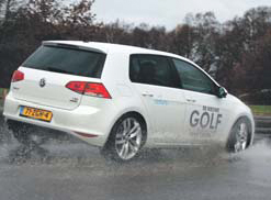 Volkswagen Golf VII test slipvlak