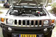 Hummer H3 Executive test motorcompartiment