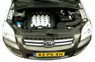 Kia Sportage 2.7 V6 test motorcompartiment