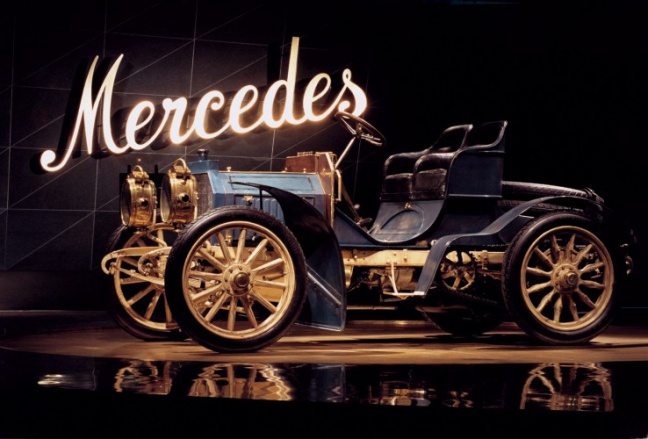 120 jaar Mercedes - het meisje en het merk