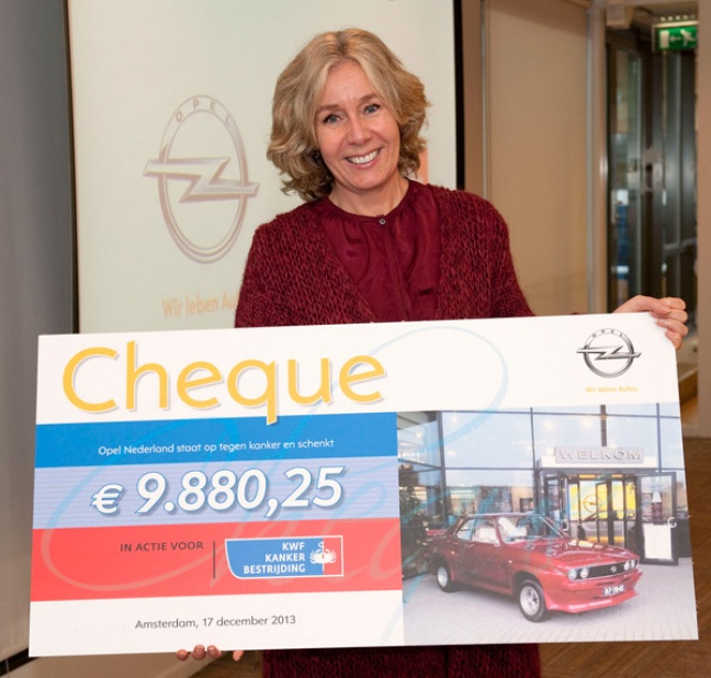 Opel doneert kleine 10 mille aan KWF