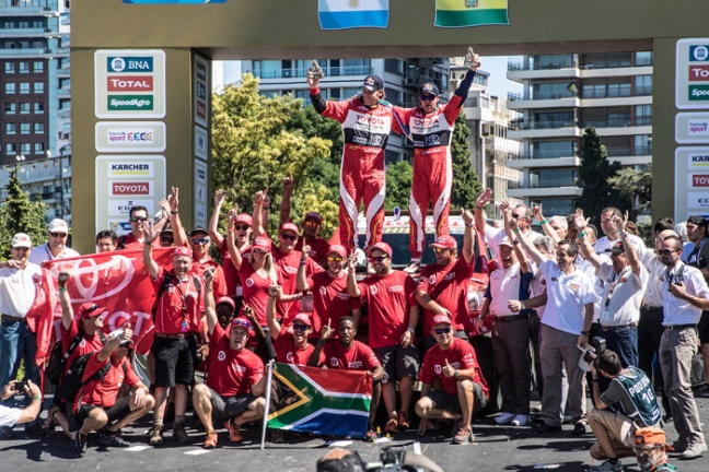 Toyota besluit Dakar 2016 succesvol met 3e plaats en drie auto’s in top-10