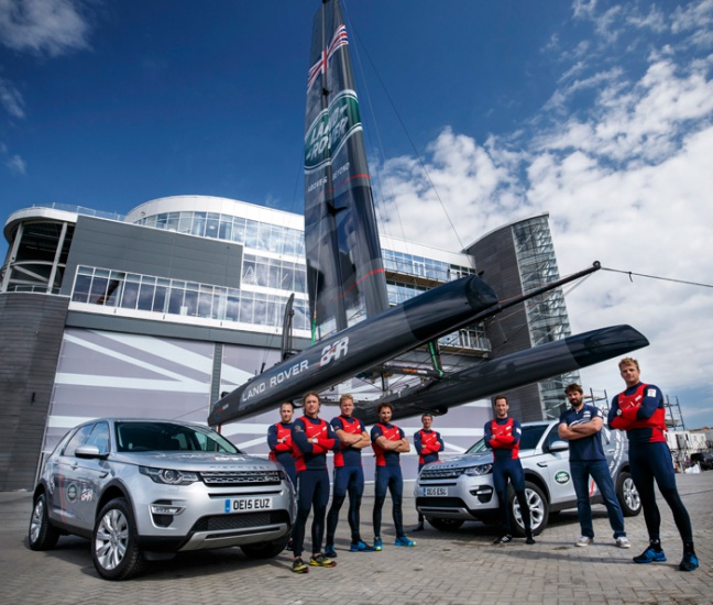 Land Rover wordt naam- & innovatiepartner van team Land Rover BAR voor America's Cup Zeilraces