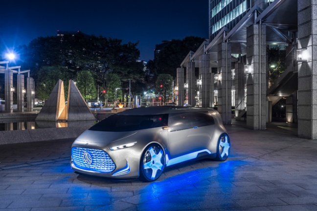 Mercedes-Benz Vision Tokyo: Connected Lounge