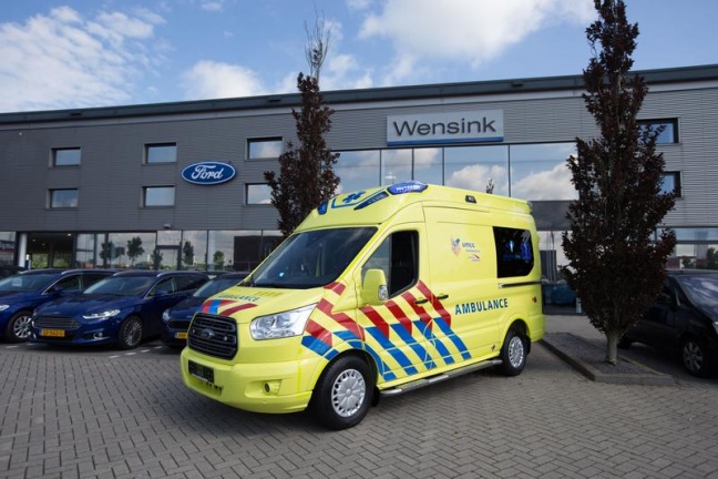 Wensink presenteert allereerste Ford Transit ambulance van Nederland