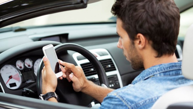 Interpolis helpt automobilisten om mobielvrij te rijden