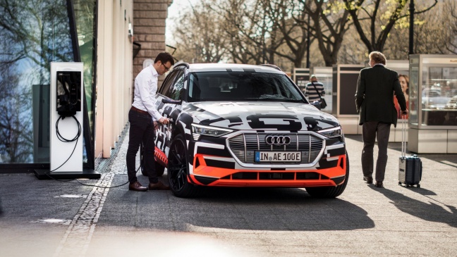Audi sluit elektrische auto aan op het huis
