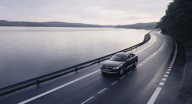 Elke nieuwe Volvo haalt maximaal 180 km/u en wordt geleverd met een Care Key