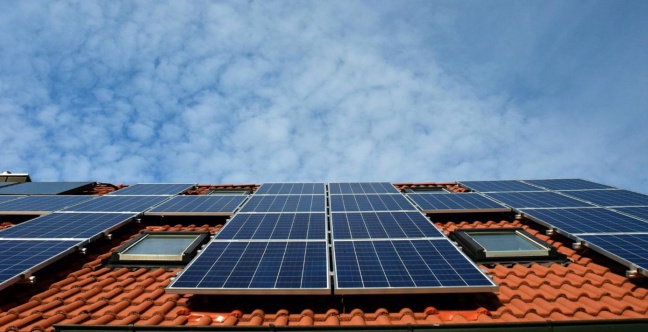 5 thuisladers die het beste presteren met zonnepanelen