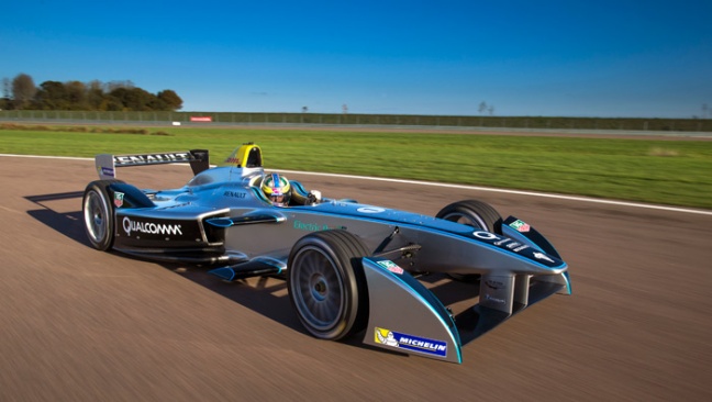 Michelin’s nieuwe band voor de FIA Formula E: elektronische chips, prestaties en duurzame mobiliteit