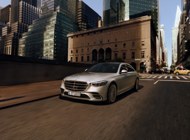 Mercedes-Benz wederom meest waardevolle luxemerk ter wereld in 'Best Global Brands 2020'-ranglijst