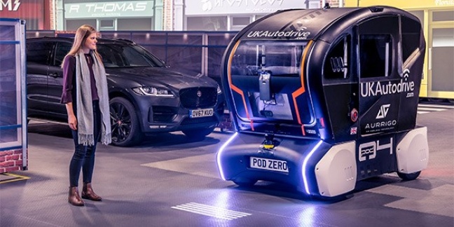 JAGUAR LAND ROVER wijst toekomstige autonome auto's de weg