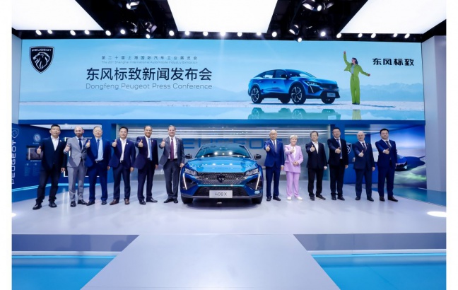 Peugeot presenteert 408X en PEUGEOT INCEPTION CONCEPT op Shanghai Motor Show