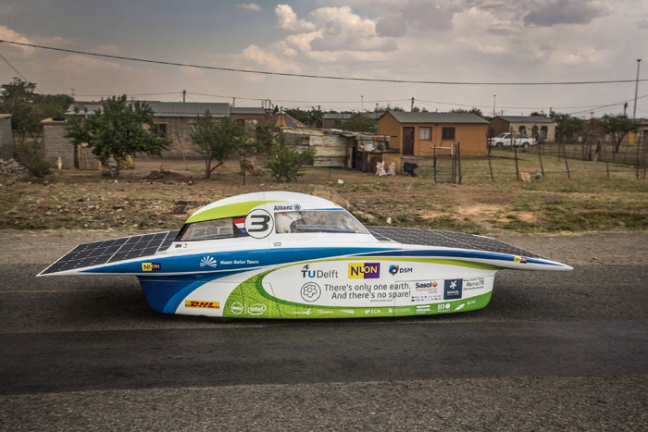 Een stormachtige start voor Nuon Solar Team in Zuid-Afrika