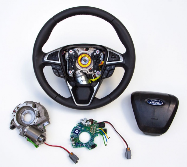 Ford introduceert Adaptive Steering voor eenvoudiger manoeuvreren en nog meer rijplezier