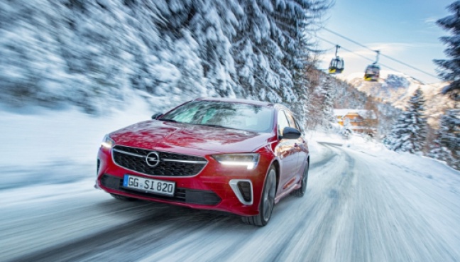 Veilig en sportief: nieuwe Opel Insignia GSi met geavanceerde 4WD
