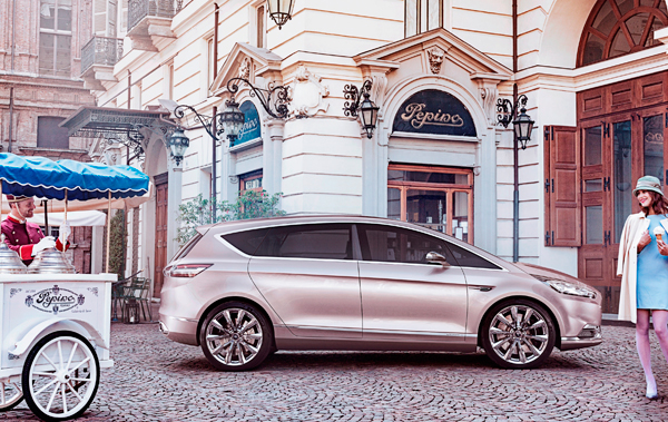 Ford Vignale S-MAX Vignale Concept town