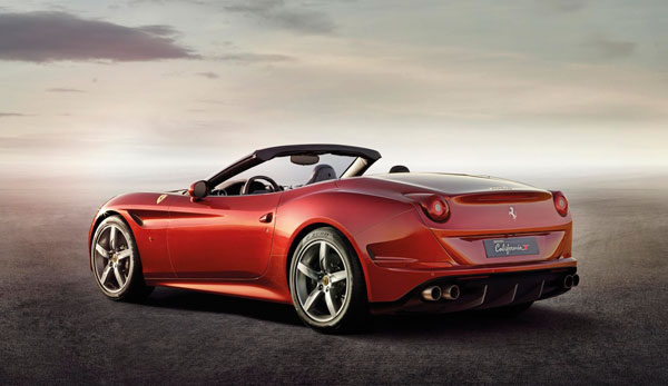 Ferrari California Trequarti Posteriore basso back