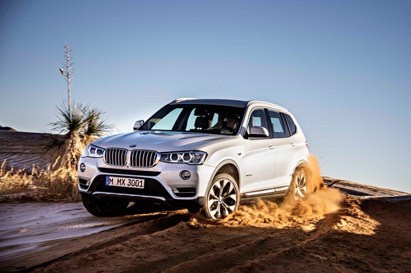 BMW X3 action