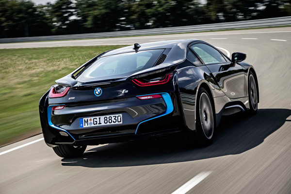 BMW i8 back