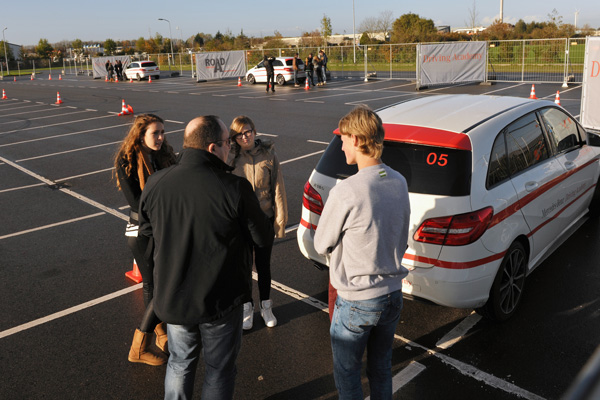 Mercedes-Benz Roadsense group2