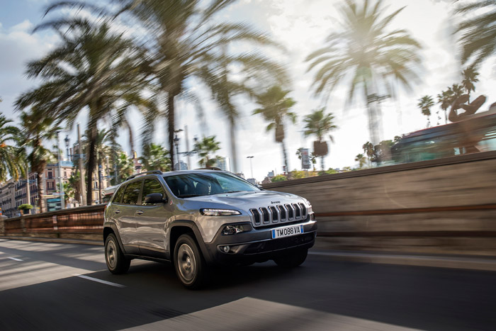 JEEP Cherokee Trailhawk dynamic2