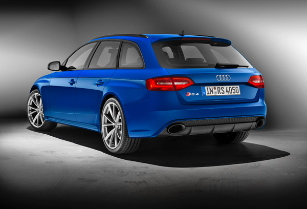 Audi RS4 Avant Nogaro back2