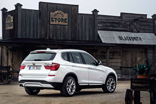 Vernieuwde BMW X3 back blacksmith