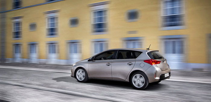 Toyota Auris Now dynamic back