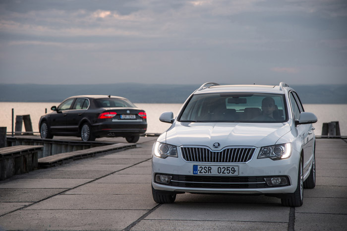 SKODA Superb Combi en Twindoor