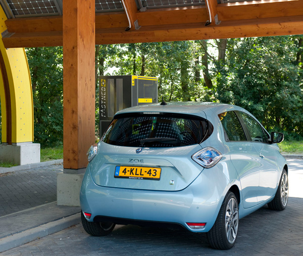 Renault ZOE Fastned back