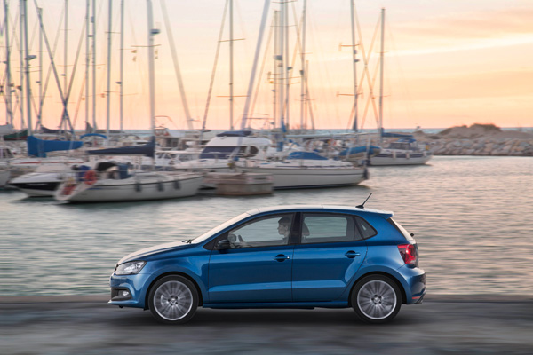 VW Polo Blue GT4 side dynamic