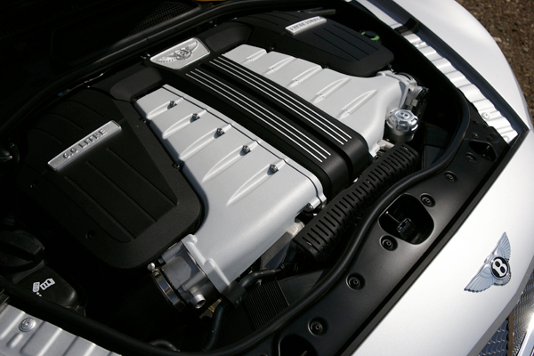 Bentley W12Engine1