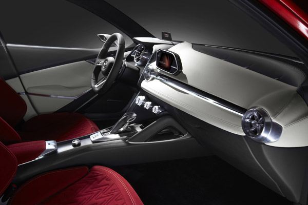 Mazda Hazumi 2014 interieur3