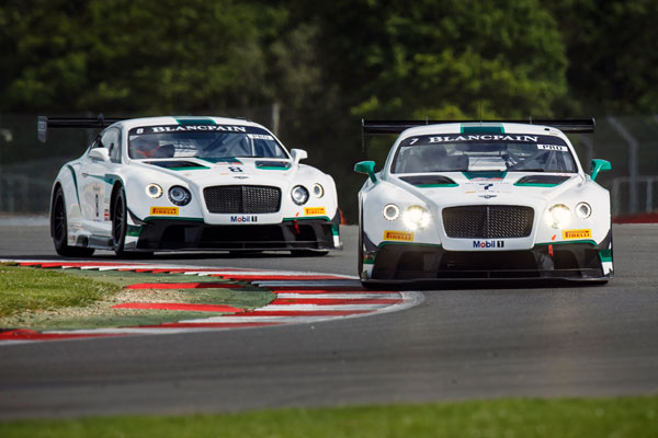 Bentley GT3 Silverstone action