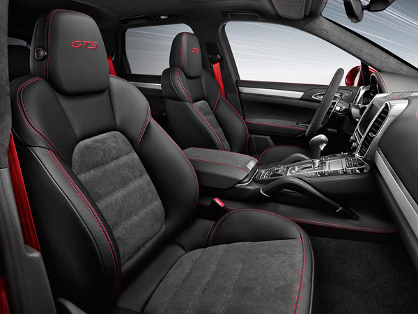 Porsche Cayenne GTS interieur2