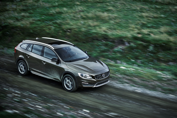 Volvo V60 Cross Country top dynamic