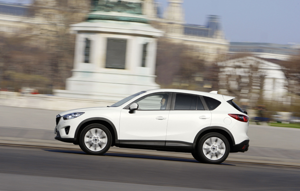 Mazda CX-5 Beste uit de Test Consumentenbond white side