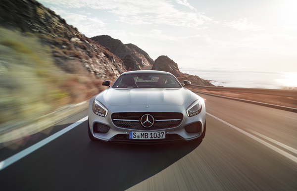 Nieuwe Mercedes-AMG GT grey front driving