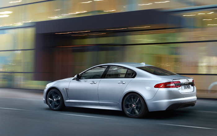 Jaguar XF-R Sportlr header