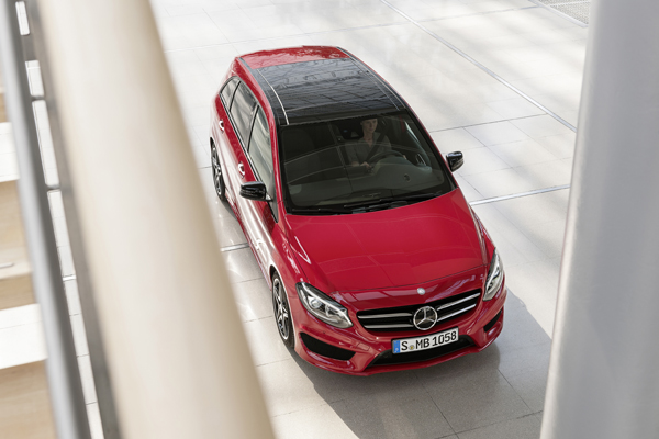 Nieuwe Mercedes-Benz B-Klasse red top