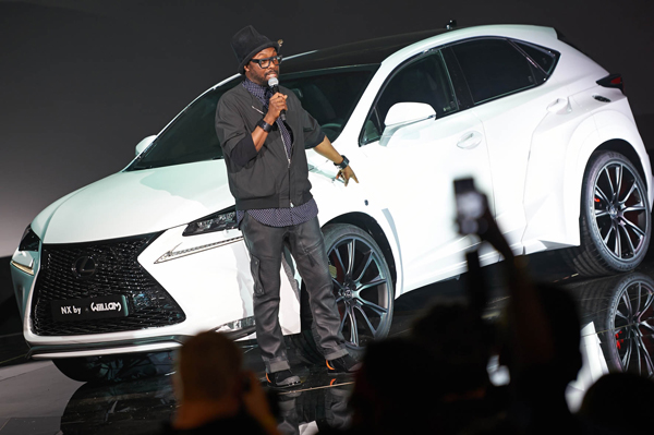 will i am presenteert eigen versie Lexus NX party Paris Fashion Week