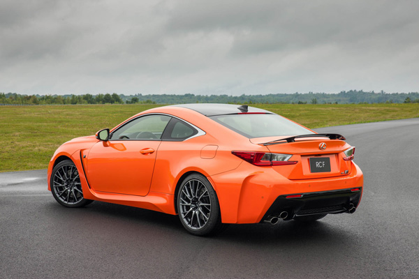 Lexus RC F hoogwaardige techniek potente prestaties back