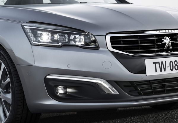 Peugeot 508 front detail