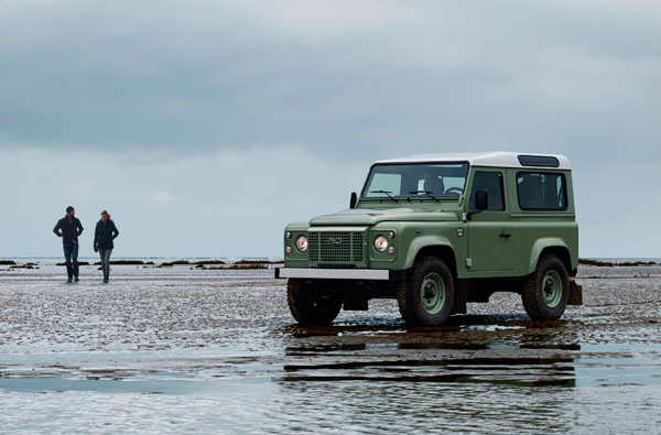 Land Rover Defender Heritage beach