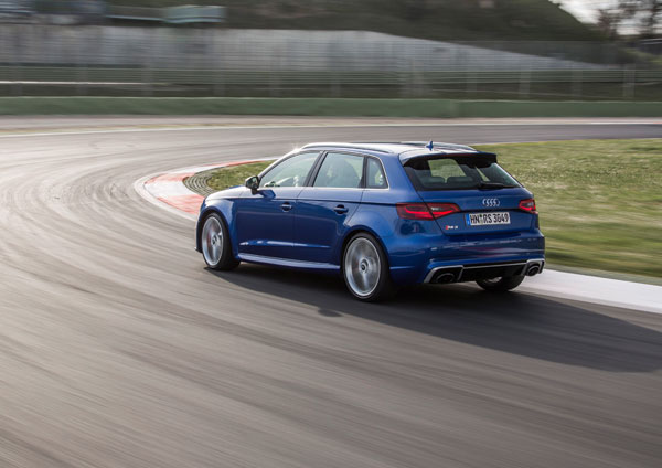 Audi RS 3 Sportback dynamic2