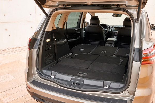 Nieuwe Ford S-MAX 2015 trunk